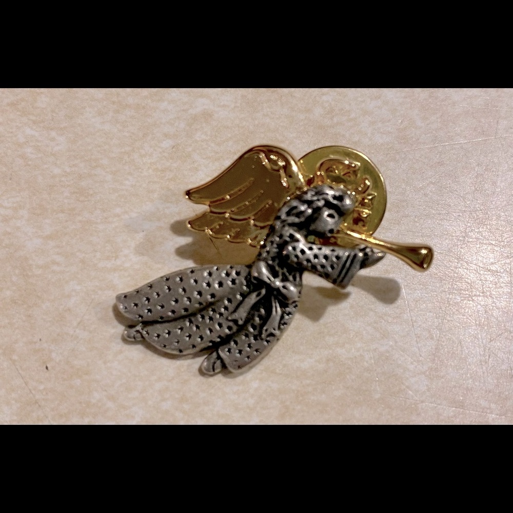Brooch